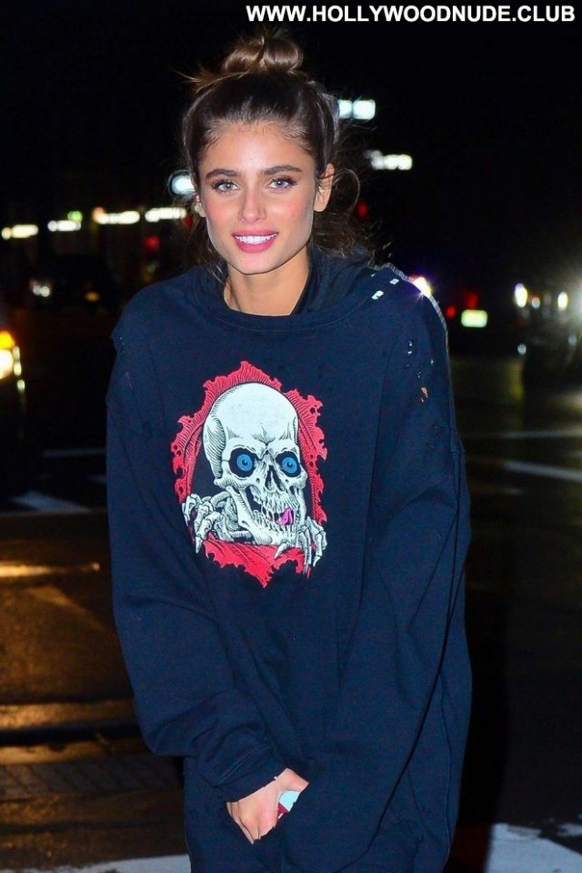 Taylor Hill Fashion Show Fashion Paparazzi Celebrity Party Babe Nyc