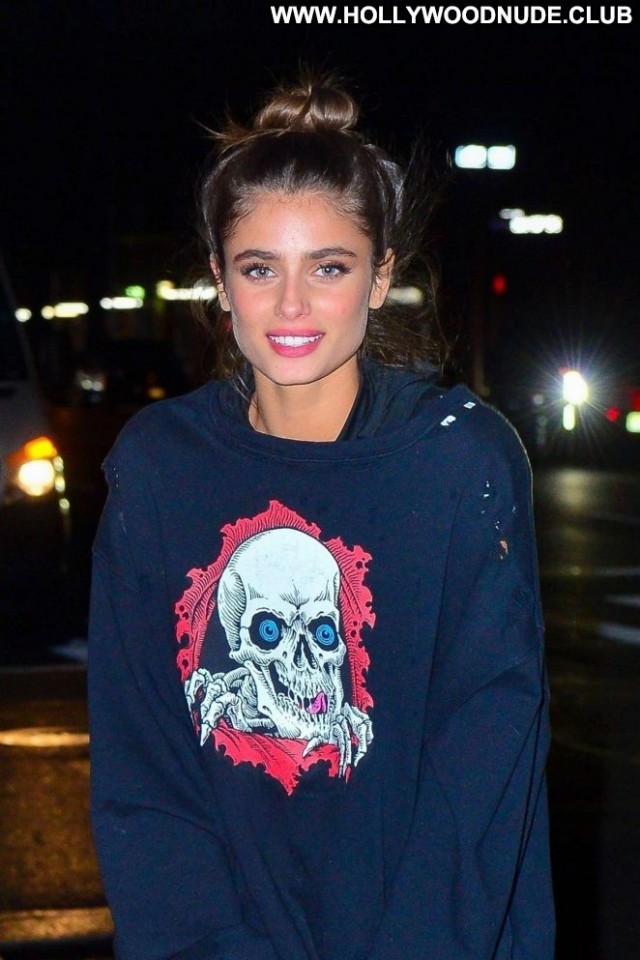 Taylor Hill Fashion Show  Paparazzi Celebrity Fashion Posing Hot Nyc