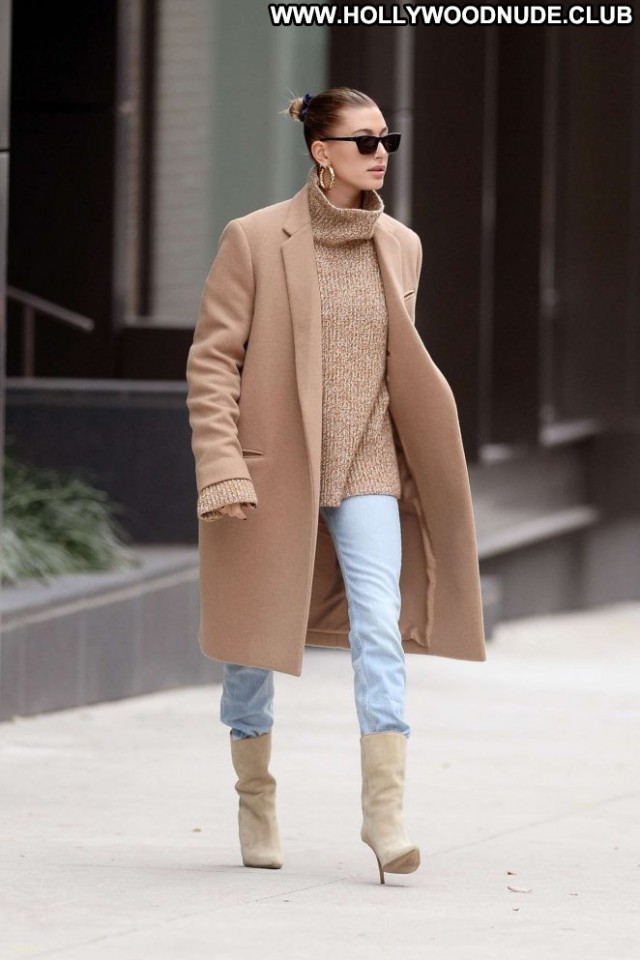 Hailey Baldwin New York Babe Beautiful New York Posing Hot Celebrity