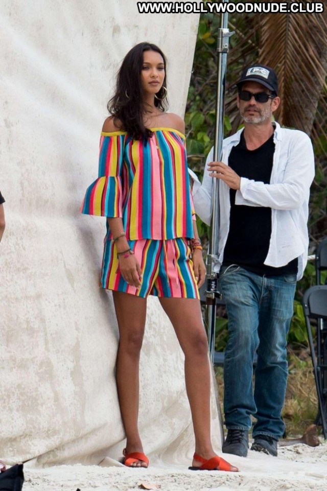 Lais Ribeiro No Source Celebrity Beautiful Posing Hot Fashion
