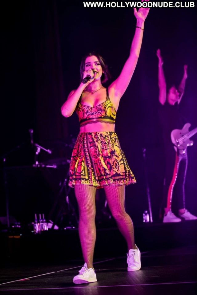Dua Lipa Las Vegas Celebrity Posing Hot Paparazzi Beautiful Babe
