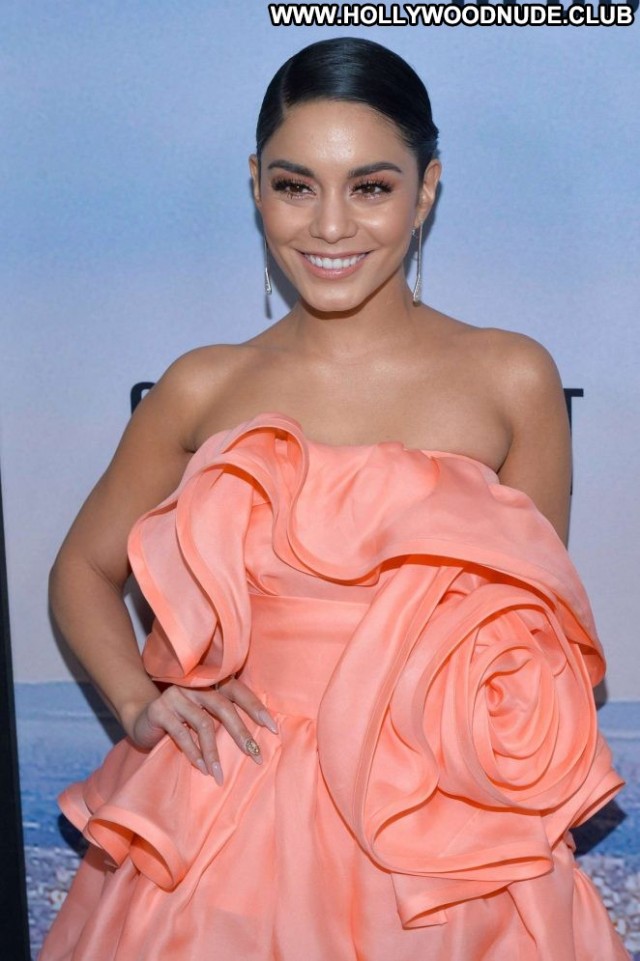 Vanessa Hudgens No Source Nyc Paparazzi Posing Hot Celebrity