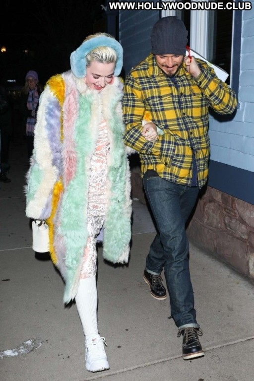 Katy Perry Straight Beautiful Celebrity Babe Paparazzi Posing Hot