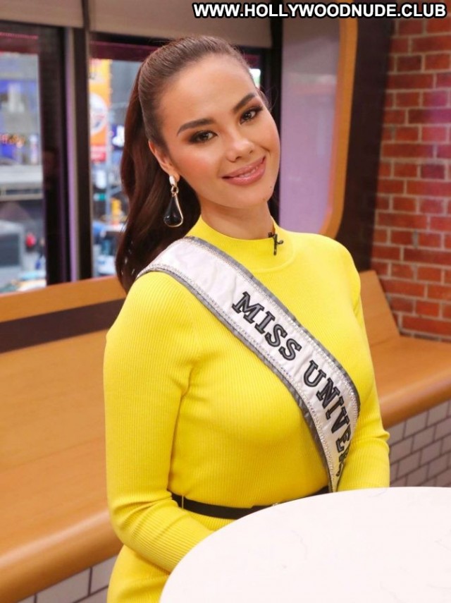 Catriona Gray Good Morning America New York Posing Hot Babe Celebrity