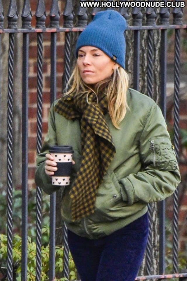 Sienna Miller New York Beautiful Posing Hot Paparazzi Celebrity Babe