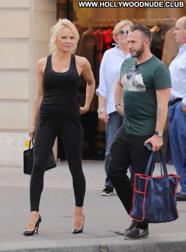 Pamela Anderson No Source Celebrity Babe Paparazzi Paris Posing Hot