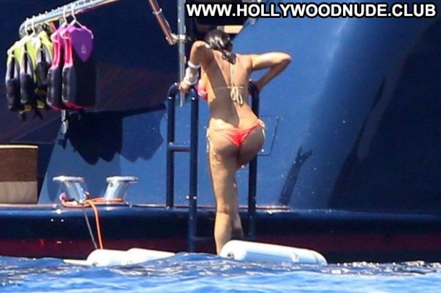 Padma Lakshmi No Source Beautiful Celebrity Bikini Posing Hot