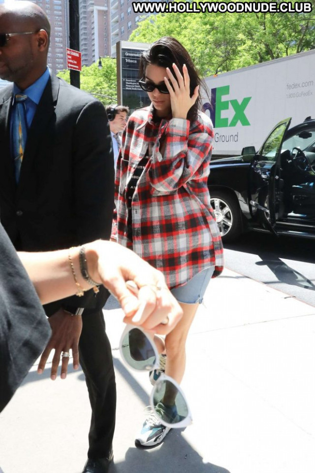 Kendall Jenner No Source Paparazzi Babe Posing Hot Shirt Denim Shorts