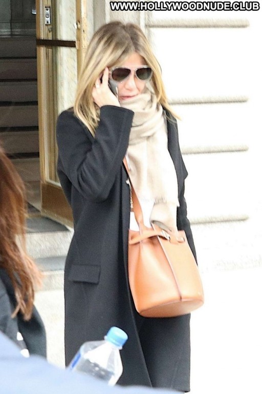 Jennifer Aniston Beautiful Posing Hot Paparazzi Celebrity Straight New York Babe
