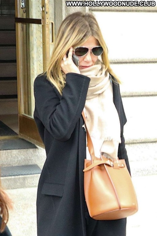 Jennifer Aniston Beautiful Posing Hot Paparazzi Celebrity Straight New York Babe