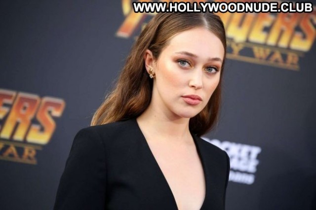 Alycia Debnam Carey Los Angeles Paparazzi Car Posing Hot Beautiful