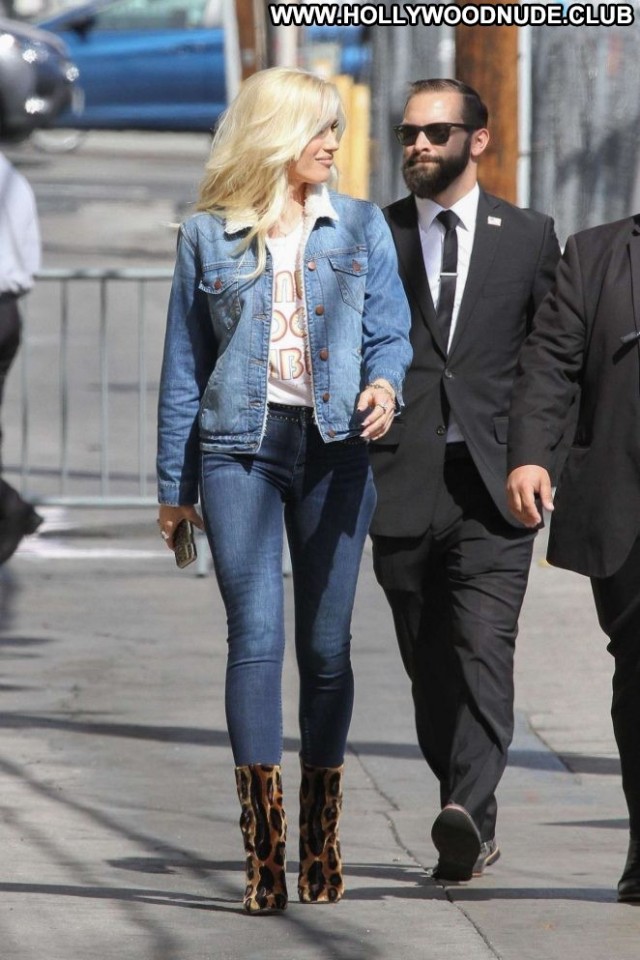 Gwen Stefani Jimmy Kimmel Live Celebrity Posing Hot Live Beautiful