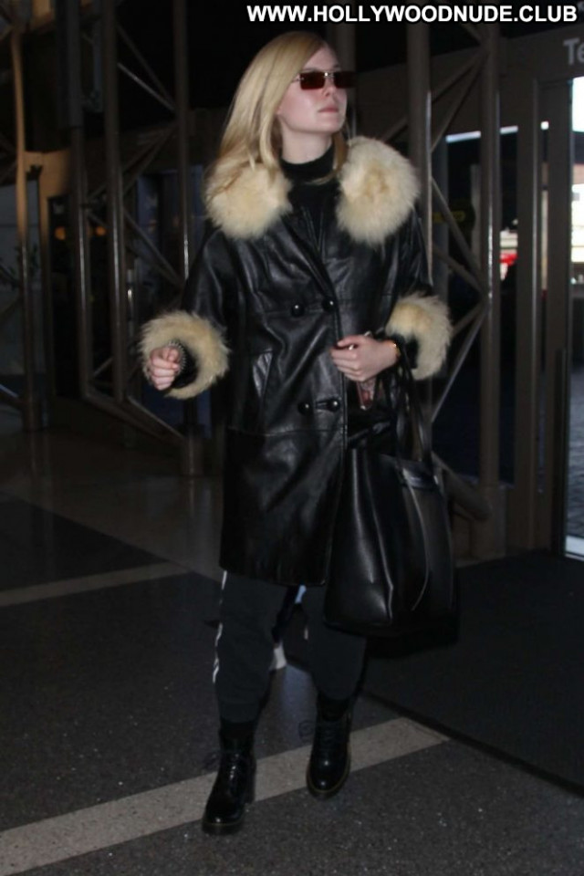 Elle Fanning Lax Airport Celebrity Lax Airport Angel Paparazzi