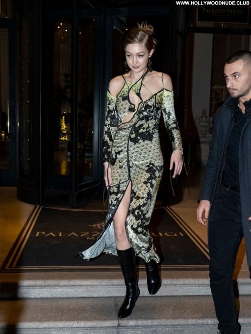 Gigi Hadid Celebrity Straight Beautiful Sexy Posing Hot Babe