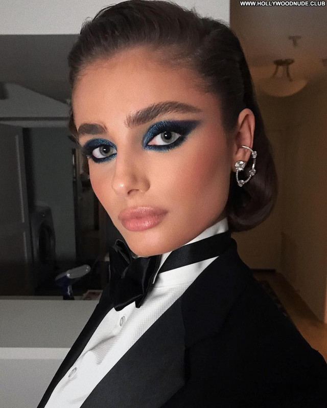 Taylor Hill No Source Beautiful Babe Paparazzi Posing Hot Celebrity