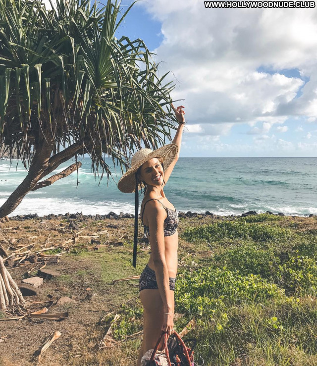 Isabelle Cornish No Source Babe Posing Hot Beautiful Paparazzi