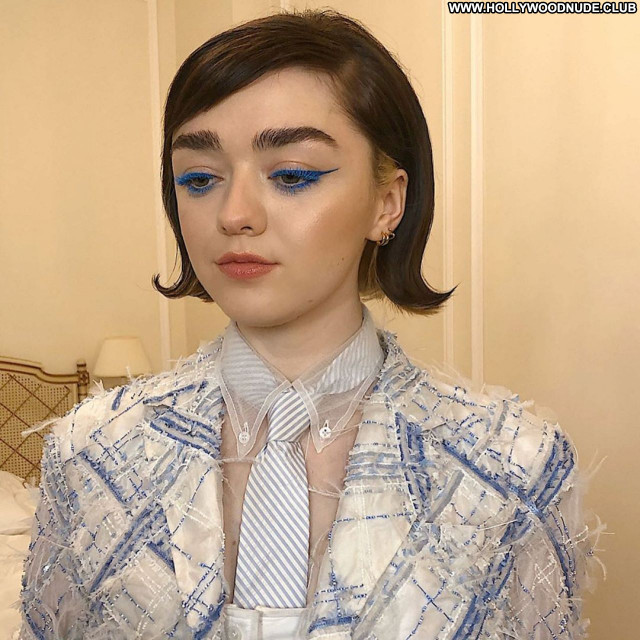Maisie Williams No Source Celebrity Sexy Beautiful Babe Posing Hot