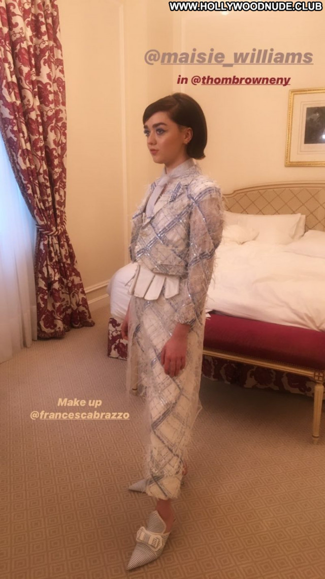 Maisie Williams No Source Babe Beautiful Posing Hot Celebrity Sexy