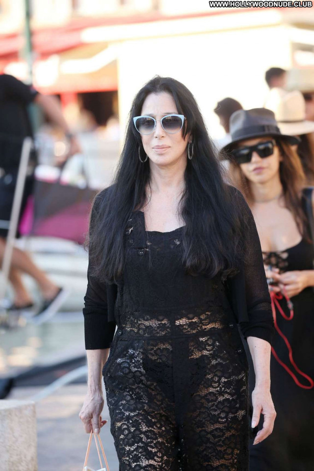Cher No Source Beautiful Celebrity Babe Paparazzi Saint Tropez Posing