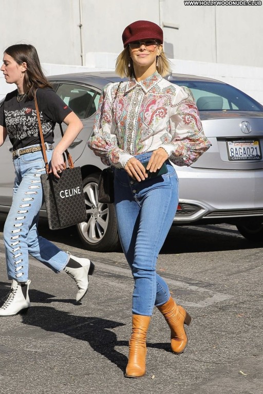 Julianne Hough Posing Hot Babe Beautiful Sexy Celebrity Straight