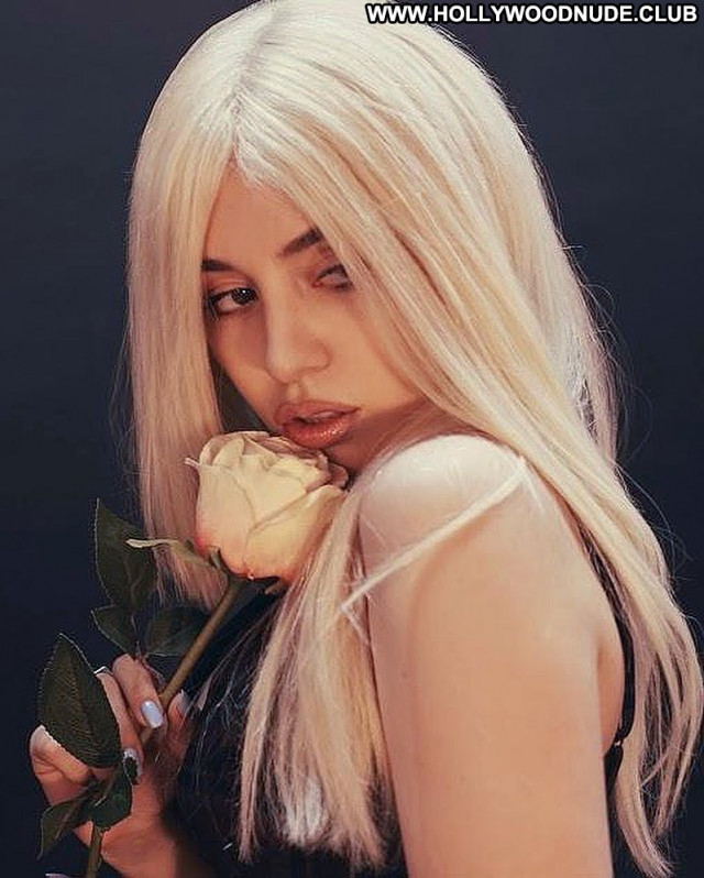 Ava Max No Source Babe Posing Hot Beautiful Paparazzi Celebrity