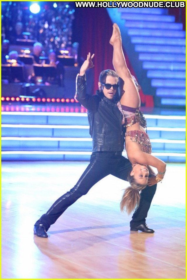 Shawn Johnson Dancing With The Stars Celebrity Babe Posing Hot