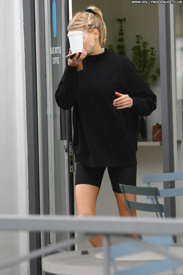 Charlotte Mckinney No Source Celebrity Paparazzi Babe Beautiful