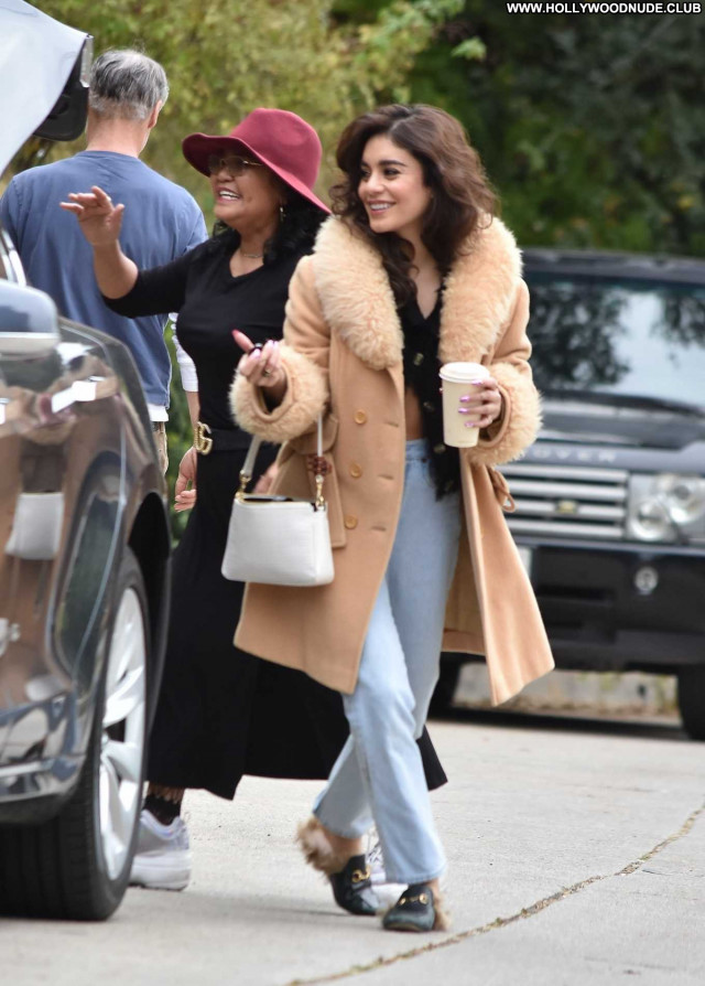 Vanessa Hudgens No Source Paparazzi Beautiful Babe Celebrity Posing