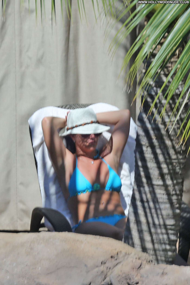 Britney Spears Paparazzi Hawaii Posing Hot Celebrity Bikini