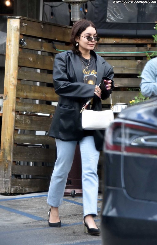 Vanessa Hudgens Beautiful Celebrity Babe Posing Hot Straight Paparazzi
