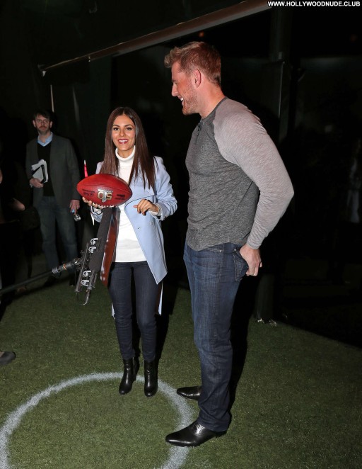 Victoria Justice Paparazzi Straight Beautiful Posing Hot Babe Celebrity