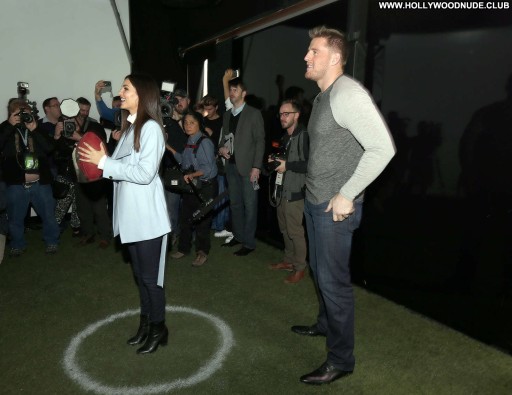 Victoria Justice Paparazzi Straight Beautiful Posing Hot Babe Celebrity