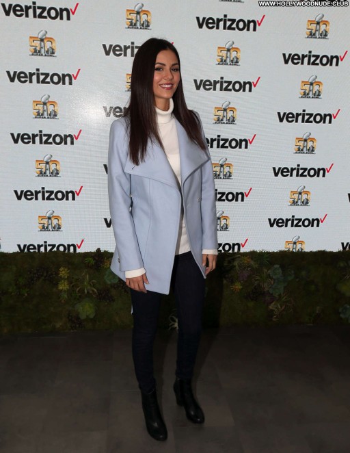 Victoria Justice Paparazzi Straight Beautiful Posing Hot Babe Celebrity