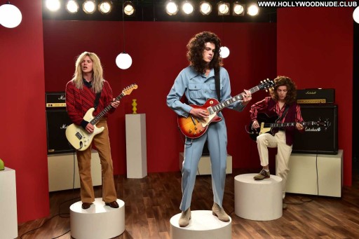 Bailee Madison Celebrity Straight Babe Beautiful Posing Hot Paparazzi