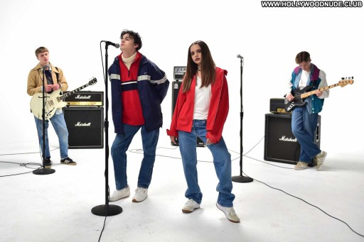 Bailee Madison Celebrity Straight Babe Beautiful Posing Hot Paparazzi