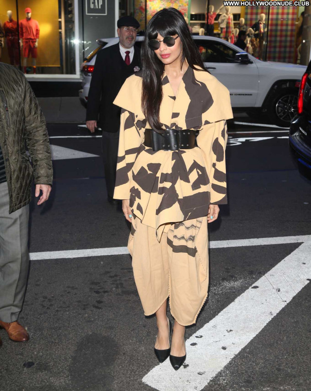 Jameela Jamil Good Morning America Babe Paparazzi Beautiful Posing