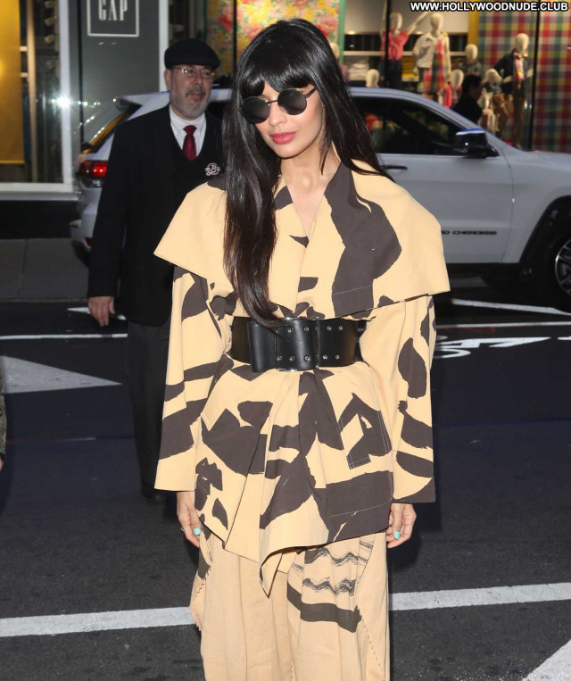 Jameela Jamil Good Morning America Posing Hot Babe Paparazzi