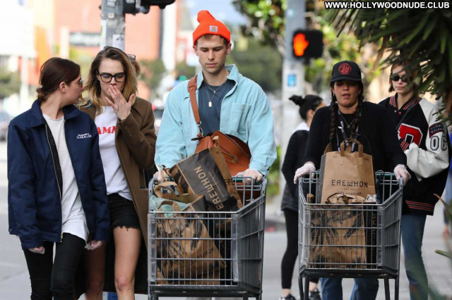 Cara De West Hollywood Celebrity Beautiful Babe Posing Hot Paparazzi