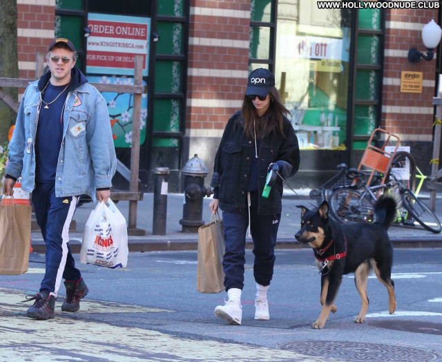 Emily Ratajkowski No Source Posing Hot Paparazzi Celebrity Beautiful