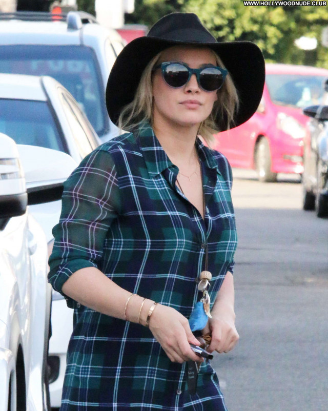 Hilary Duff Beverly Hills Paparazzi Beautiful Posing Hot Babe