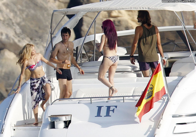 Shakira No Source Candids Bikini Spa Posing Hot Beautiful Spain