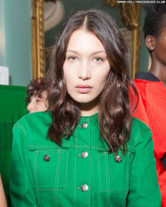 Bella Hadid No Source  Posing Hot Babe Celebrity Beautiful Paparazzi