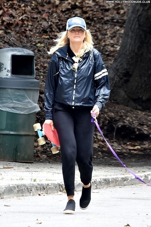 Malin Akerman Blue Eyes Posing Hot Caucasian Sexy Instagrammer Influencer Actress Blonde Babe Female Slim Body Medium Ass Small Breasts Straight Beautiful