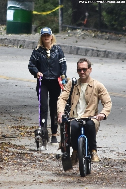 Malin Akerman Blue Eyes Posing Hot Caucasian Sexy Instagrammer Influencer Actress Blonde Babe Female Slim Body Medium Ass Small Breasts Straight Beautiful