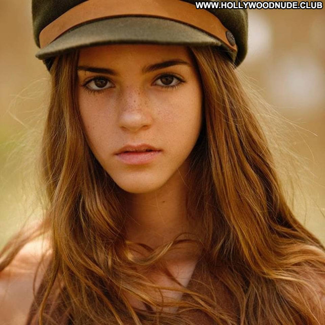 Emily Feld No Source Babe Paparazzi Celebrity Posing Hot Beautiful