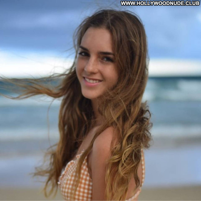 Emily Feld No Source Paparazzi Posing Hot Beautiful Babe Celebrity