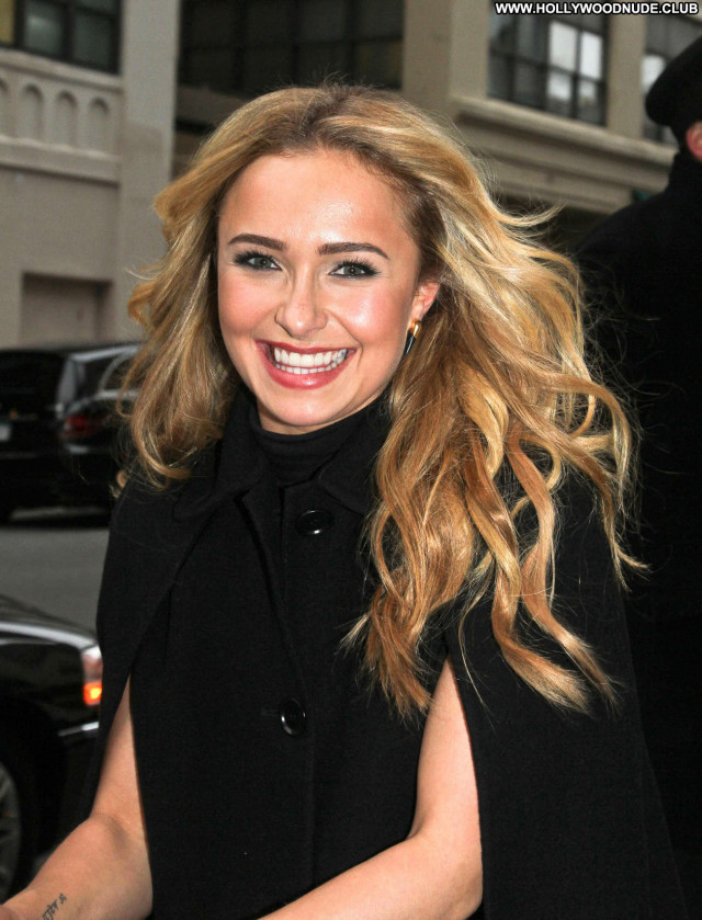 Hayden Panettiere New York Paparazzi Posing Hot Beautiful Babe New