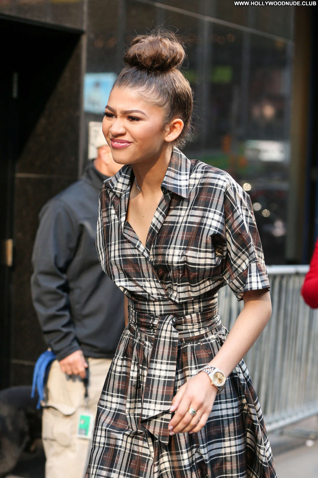 Zendaya Good Morning America Posing Hot Beautiful Babe Celebrity Nyc