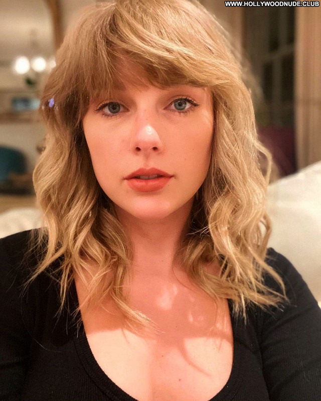 Taylor Swift No Source Posing Hot Beautiful Babe Sexy Celebrity
