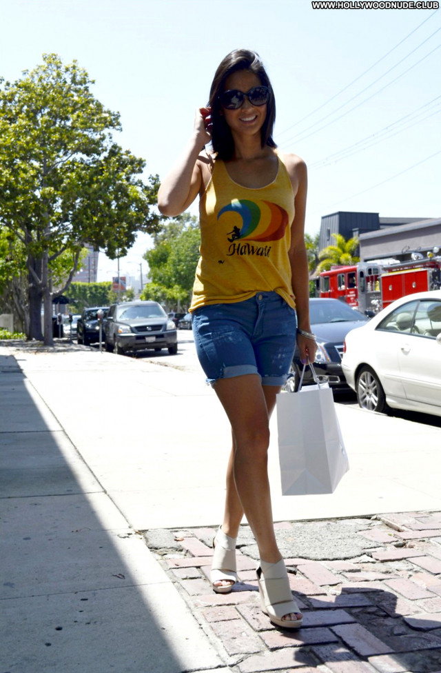 Olivia Munn No Source Beautiful Paparazzi Babe Celebrity Posing Hot